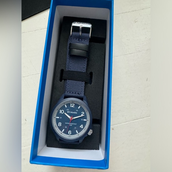 COLUMBIA NWT Crestview 50M Nylon Band Watch - Picture 4 of 4